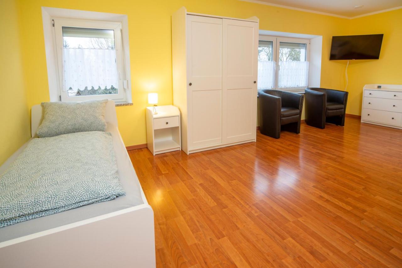 Monteur-/ Arbeiter-Apartment_ Wohnung 4 Memmingen Eksteriør bilde